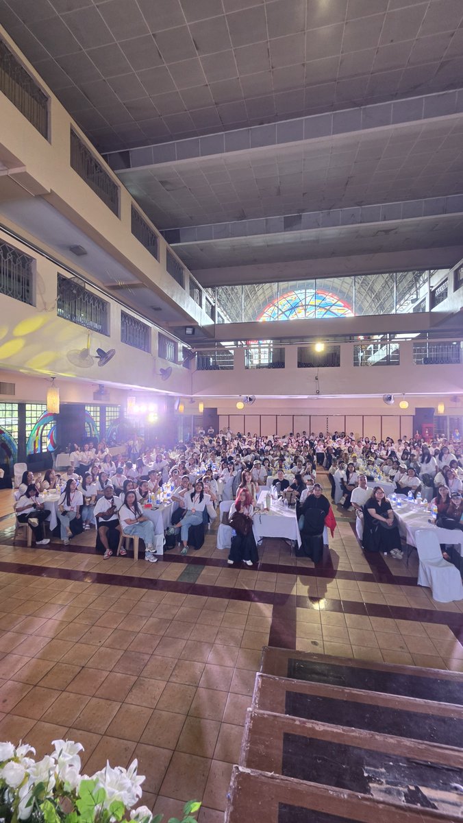 kuyakim_atienza's tweet photo. Again thank you to @BiniMikhaOFC for the privilege of reaching out to 600 kids to speak on mental health. Tight tight hug. #alittlekindness #mondayswithemman https://t.co/SH8pmIpOuo