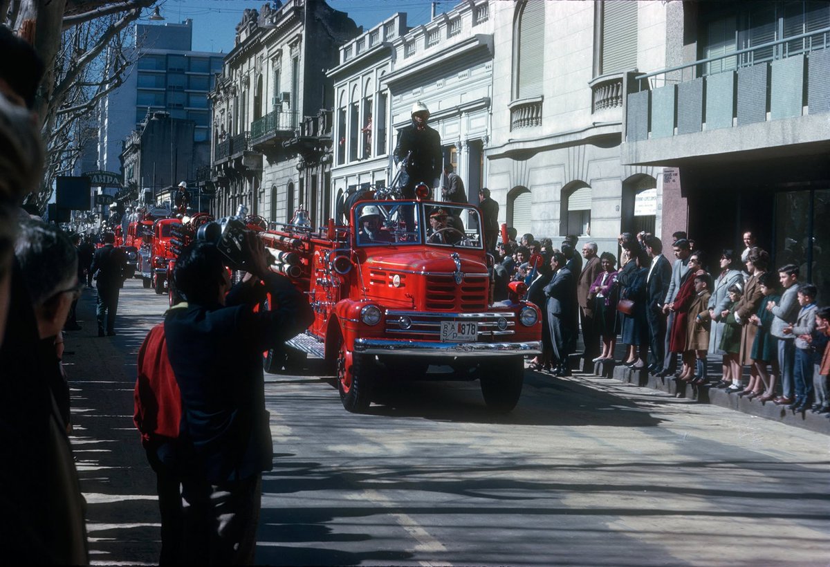 panthotenic's tweet photo. Ver fotos de la Argentina del pasado, particularmente de la decada del 60, es como ver fotos de la antigua Rodesia.

Perdiste una guerra que no supiste que estabas peleando. https://t.co/QVKiiaZzxa
