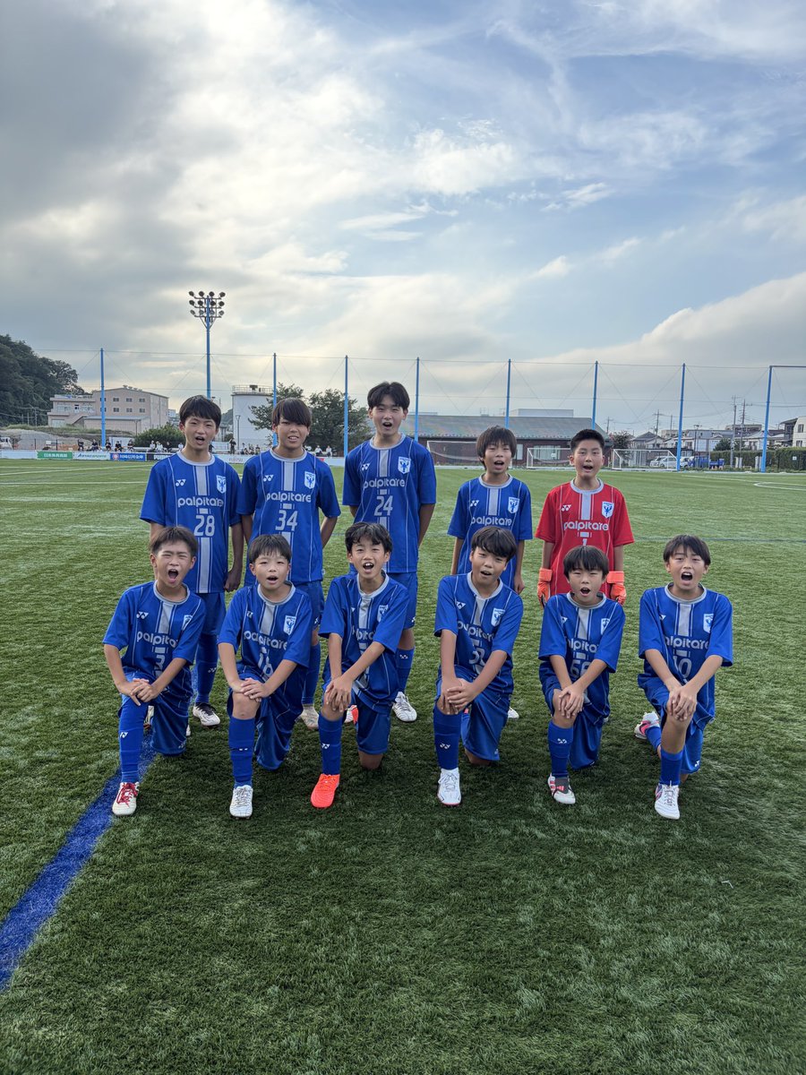 palpitare's tweet photo. U13リーグvs和光ユナイテッド川崎
0-2
0-2

前回よりも相手を観てプレーできるシーンが増えてきた一方、課題は明確。
普段の練習の中でどれだけ拘ってプレーする習慣をつけられるかですね。
たくさんの応援ありがとうございました。 https://t.co/0GwRdI3q03