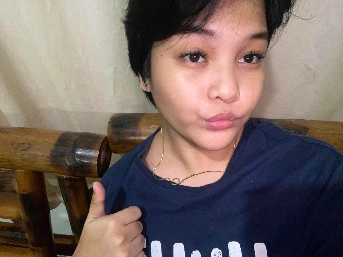 SamuelLeewi4's tweet photo. Berantakan = wibawa drop 4. *Jangan kebanyakan aksesoris*: 1 jam tangan cukup ###*Hashtag #BadDay Edition* Kalau mau post OOTD pas lagi bad day tapi tetep berwibawa: '#BerwibawaDuluBadDayKemudian #outfittegas https://t.co/3EdIpI0KhS