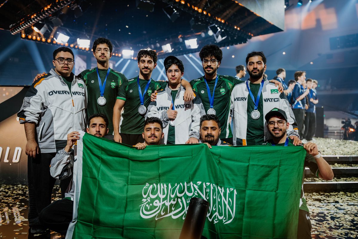 Scar_s6's tweet photo. الحمدلله دائمًا وأبدًا 🙏🏼🇸🇦

فخور بالأداء والجهد خلال الأشهر الماضية كلها، من كل لاعب وكل فرد بالطاقم الفني والإداري والإعلامي. مهما كانت النتيجة فهي نعمة من الله، وراضين كل الرضا.

وطبعًا ما نن��ى دعمكم الدائم، الله يسعدكم، وإن شاء الله نعوضها بالجايات 🙏🏼

الشكر والامتنان ما يوفيكم حقكم، لكل شخص كان جزء من هالرحلة، ولكل شخص دعمنا ووقف معنا وآمن فينا.

ما كانت النهاية اللي نطمح لها، لكن فخور جدًا بهالمجموعة وبكل شيء قدموه. تعلمنا الكثير، وبنطلع من هالتجربة أقوى بإذن الله.

شكرًا لكم من القلب، والقادم أجمل بإذن الله 🇸🇦❤️

@owquartz @LBBD7_ @Youbi_OW @TVNT___ @ZIYAD_OW @SirMajed @zox_ow @imohh97 @owBrain1 @W1llyv @Akay__OW @unisalwa @SAOWWC 

واكيد شكرًا للدعم والتمكين @Saudi_Esports