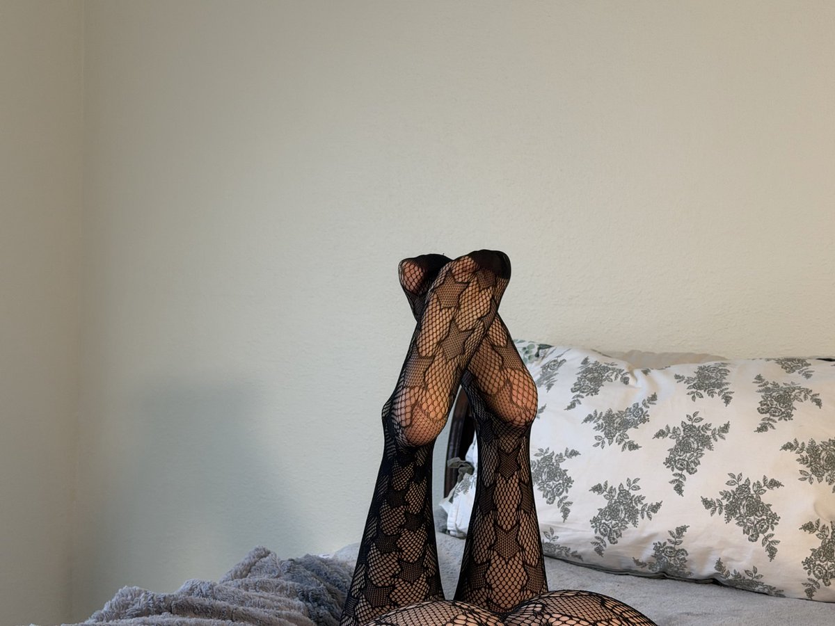 Afeetfun24's tweet photo. Find what your looking for? Follow me 👣#feetfetısh #onlyfriends https://t.co/oBjcRLX97W