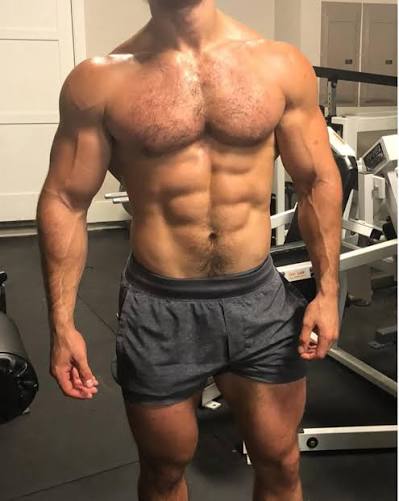 rob29cm's tweet photo. Caralho o Alex Hormozi peludão é um tesão. Queria muito ver uma foto dele pelado. Pqp. https://t.co/iy8Y1z5SJB