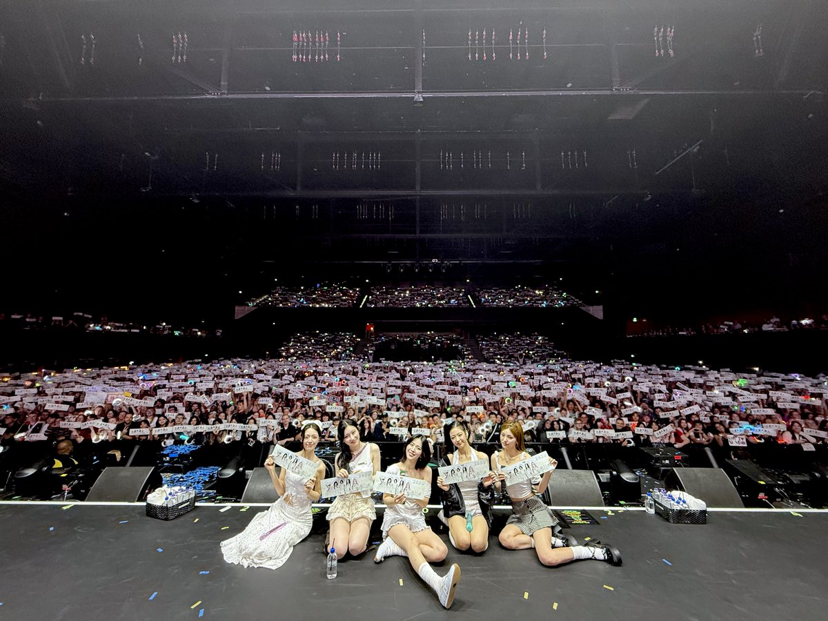 ITZYofficial's tweet photo. ITZY 3RD WORLD TOUR <TUNNEL VISION> in #AMSTERDAM

Amsterdam MIDZY! Thank you for vibing with us🤩
You made the show even more fun💗 Dank je wel!

#ITZY #MIDZY @ITZYofficial
#ITZY_TUNNELVISION
#ITZY_TNVS
#ITZY_WORLD_TOUR
#ITZY_in_AMSTERDAM https://t.co/kqhJMczMeu
