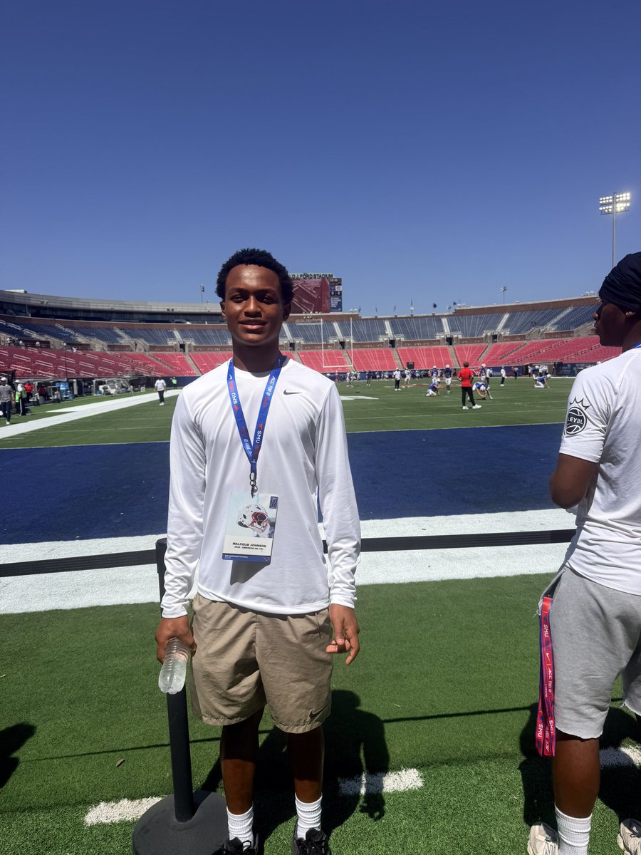 MalcolmJ_2029's tweet photo. Thank you @SMUFB for the invite. I enjoyed learning the game strategy before the game and then seeing it play out! Congrats on the win! @CoachRobLikens @BeltBoyzElite @icg__ @SkysTheLimitWR  @EHSMavsFB https://t.co/AITgQzKu46