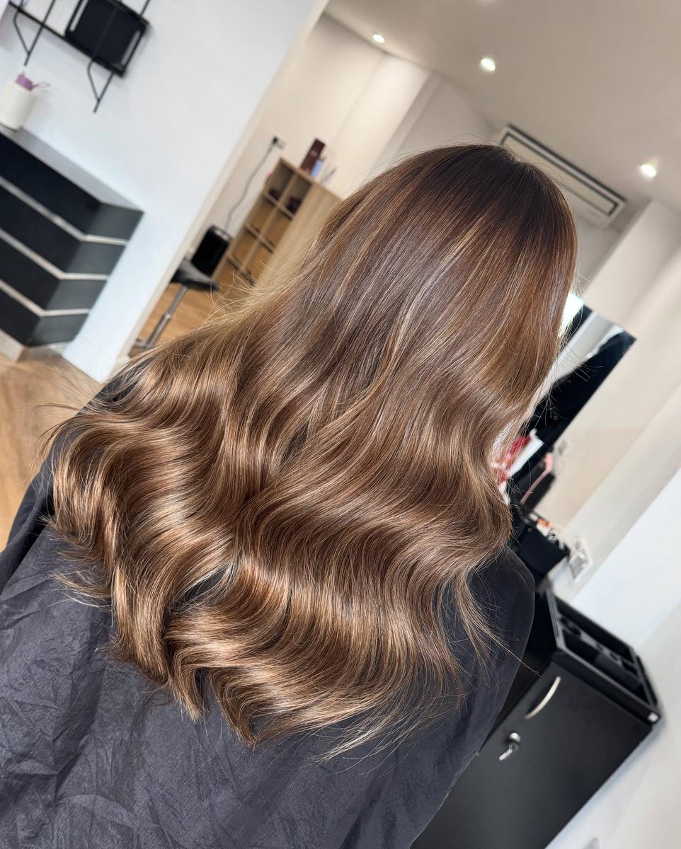 PatrickEvans8's tweet photo. From blonde to teddy bear brown 🧸🧸
📲 𝔹𝕠𝕠𝕜𝕚𝕟𝕘𝕤 - 𝔻𝕄 @𝕤𝕜𝕪𝕖𝕤_𝕙𝕒𝕚𝕣𝕩
♡︎ 𝙼𝚘𝚕𝚕𝚢𝚖𝚊𝚎 𝚅𝚘𝚕𝚞𝚖𝚎 𝚌𝚞𝚛𝚕𝚜
💃🏼 𝙲𝚑𝚎𝚕𝚜𝚎𝚊 𝙱𝚕𝚘𝚠𝚍𝚛𝚢𝚜
💁🏼‍♀️ 𝚂𝚎𝚕𝚏 𝚌𝚊𝚛𝚎
✈️ 𝙷𝚘𝚕𝚒𝚍𝚊𝚢 𝚙𝚛𝚎𝚙
🎨 𝙲𝚘𝚕𝚘𝚞𝚛 https://t.co/Zu6rF3knpB