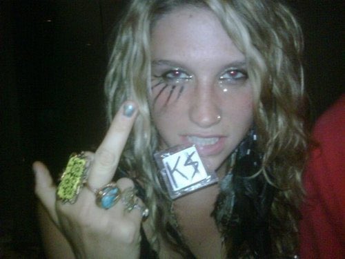 KeshaToday's tweet photo. Pictures from Kesha’s digital camera 2009-2010 https://t.co/aNu1NkHEZi