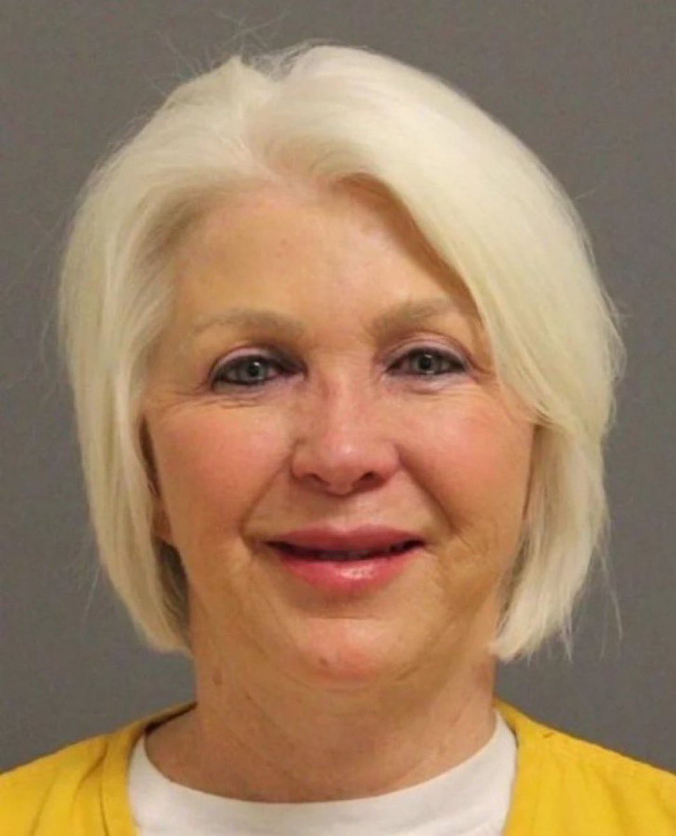 DschlopesIsBack's tweet photo. Tina Peters got sentenced to nine years in prison for exposing election fraud in Colorado.

Lindsay Clancy got sentenced to zero years in prison for intentionally strangling her three young children to death.

Just let that fully sink in… https://t.co/D5TcUwElFk