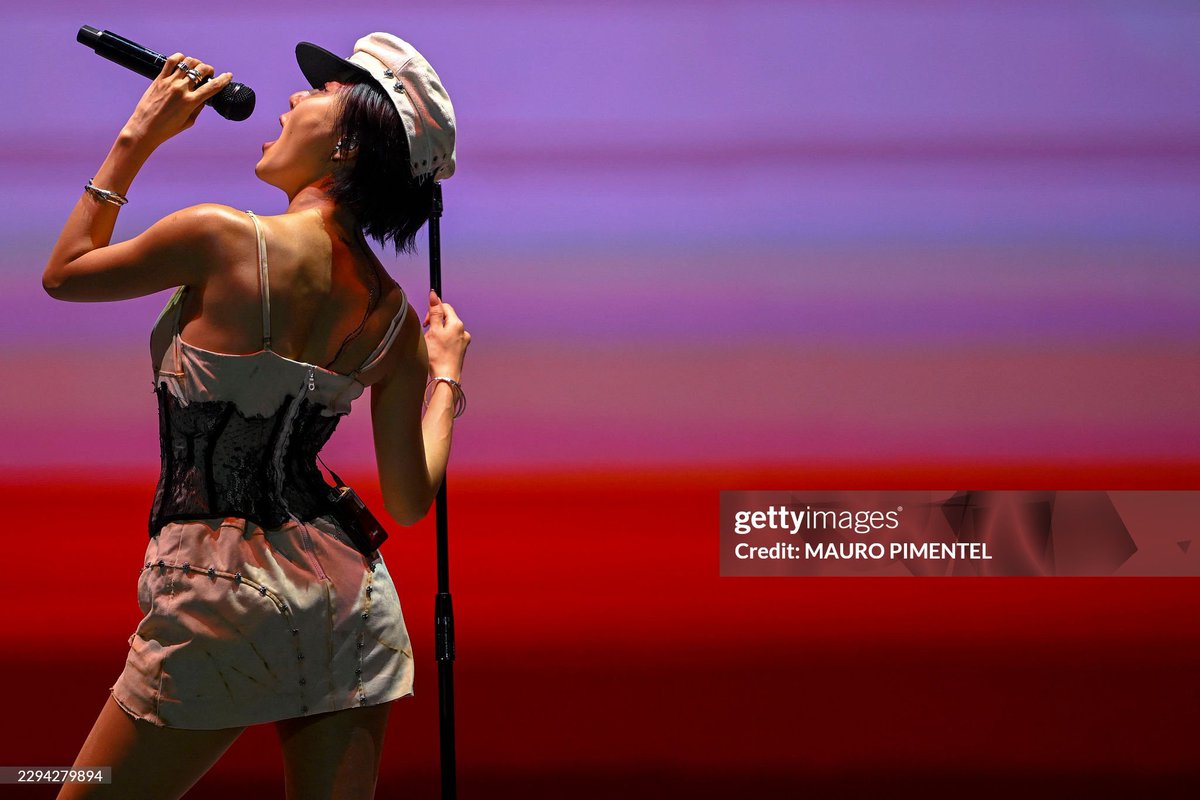 HwasaGlobal's tweet photo. 📸 | Hwasa at Rock in Rio, Brazil

#RockinRio2026 #HWASAnoRockinRio https://t.co/QAqdDwg5fs