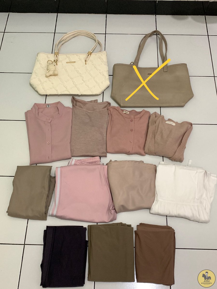 unsoedmfs's tweet photo. Loakjends! EDISI PINK PINK LUCU 😋💗

Preloved pemakaian pribadi, masih pada bagus (no minus). Tote bag dan rok putih masih baru, belum pernah dipakai. Buat gambaran, sender tb 155 bb 42kg yaa. Minat komen aja, nanti sender dm 💕 https://t.co/Cp1AjyJcjv
