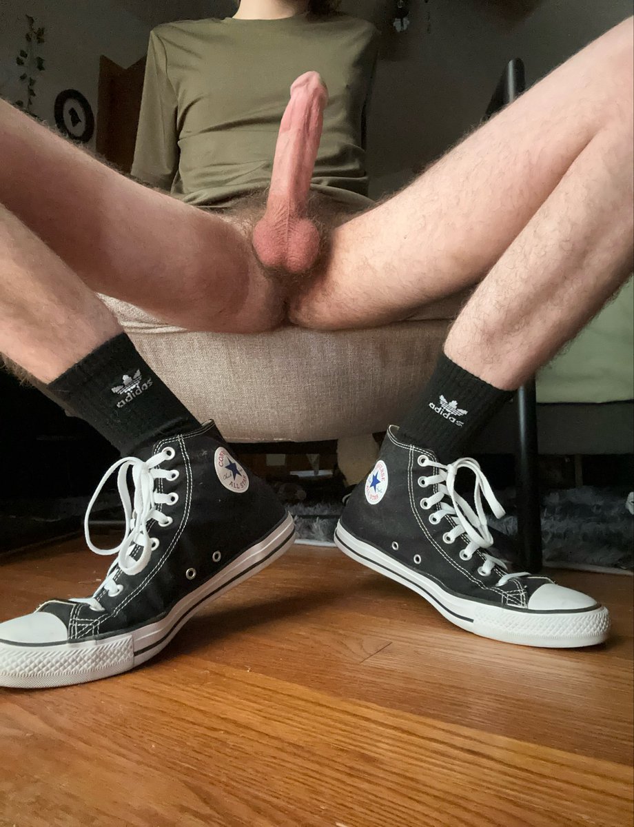 whitesockedboy's tweet photo. Come on over bro https://t.co/uflHBIZ2la