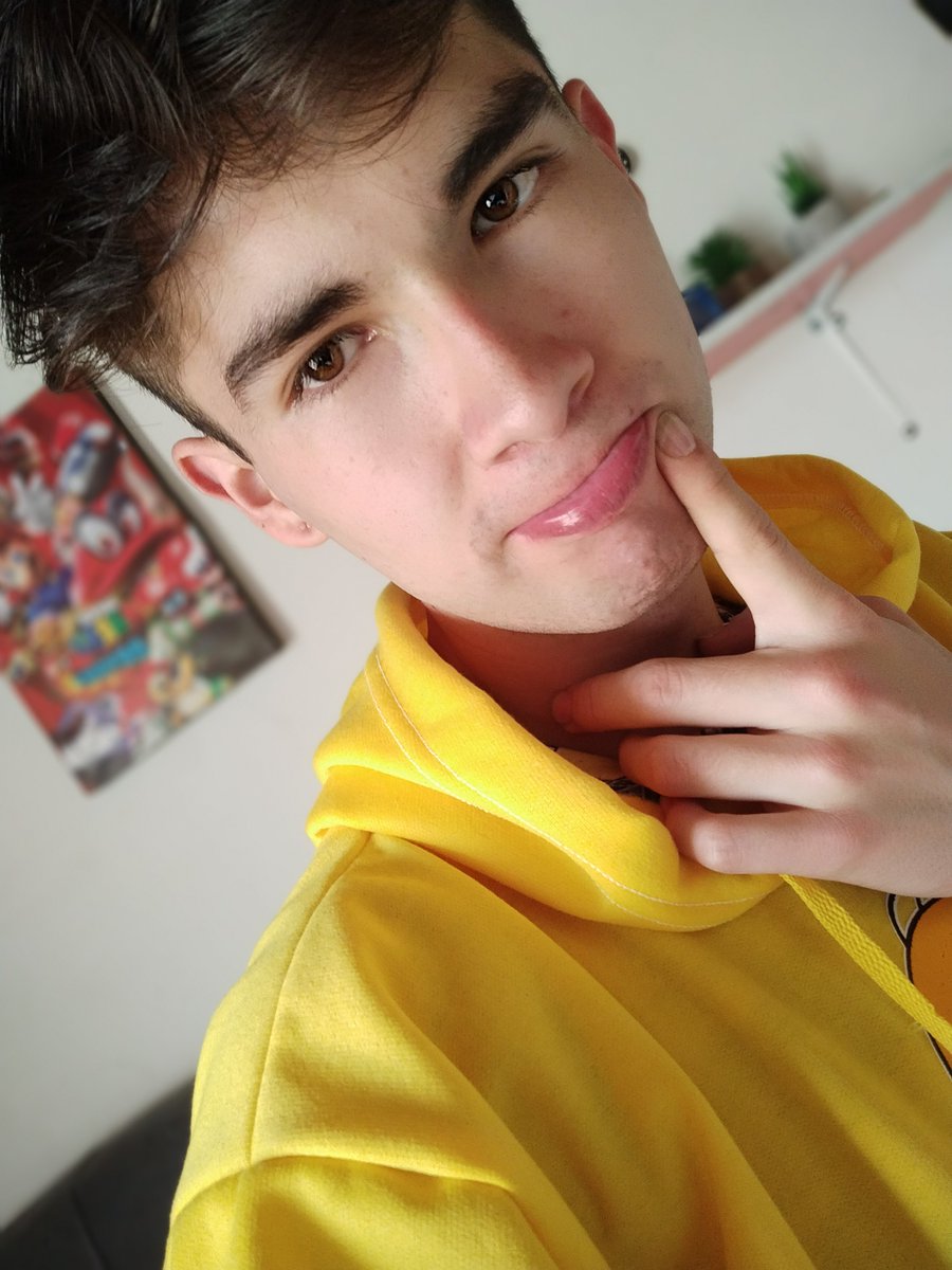 samaelmodel tweet picture