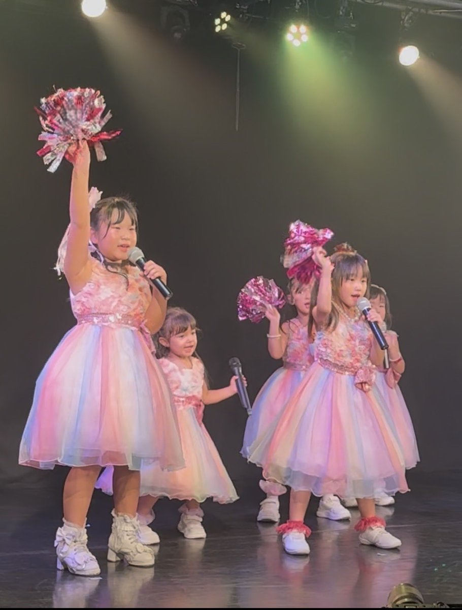 NamiCamipinkids's tweet photo. 大きなステージに緊張する #Nami
直前までグズってたのに終始楽しんでた #Camila
初すいと〜よばり楽しかった🤍🩷
#NamiCami #pinkids https://t.co/SzNOaCbxnq