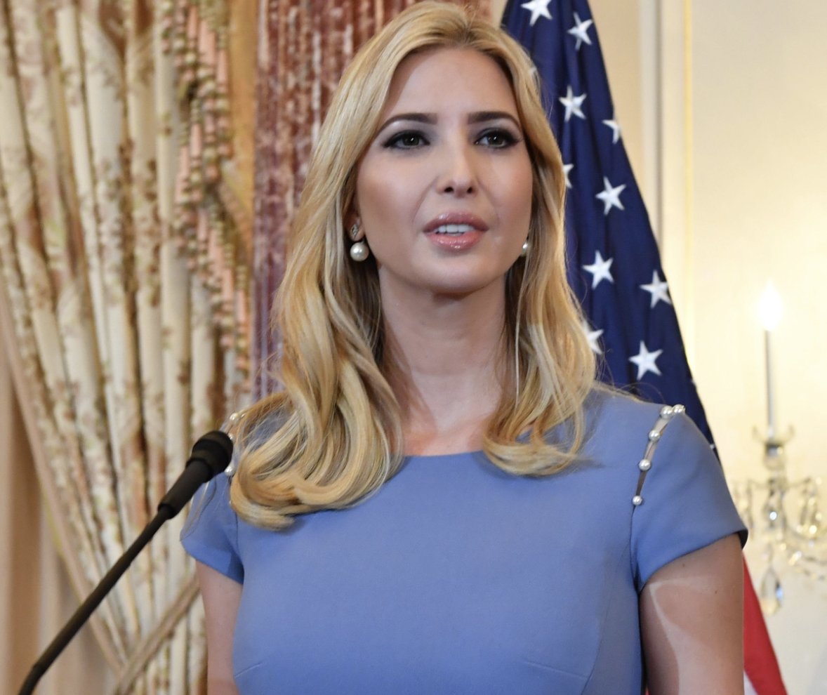 fernsasquatch's tweet photo. @hissgoescobra he looks a lot like wife here. they must use the same surgeon https://t.co/UJhmgLUdnW