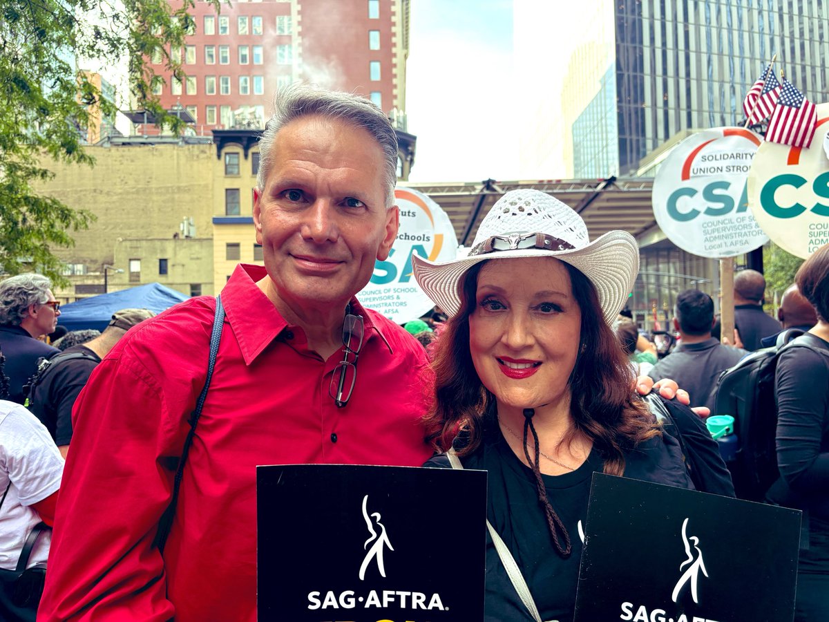 TommyBayiokos's tweet photo. A true pleasure meeting future NYC Assemblywoman, singer & actress Cristina Fontanelli…..🇺🇸🎬 #CristinaFontanelli #SAGAFTRA https://t.co/scAWCXN9tF