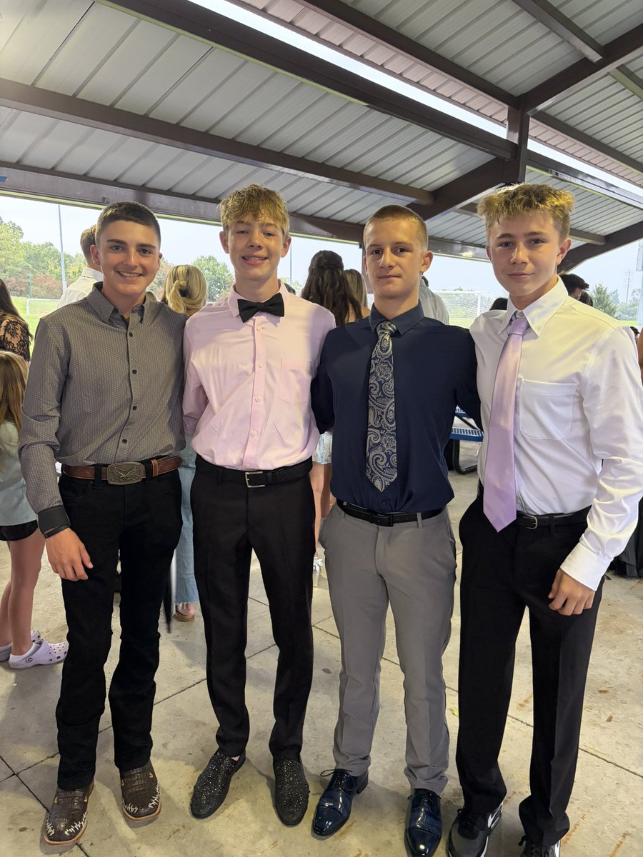 LCarson3322's tweet photo. Junior Year Homecoming #classof2028 #westallegheny https://t.co/nMoHibcHZJ