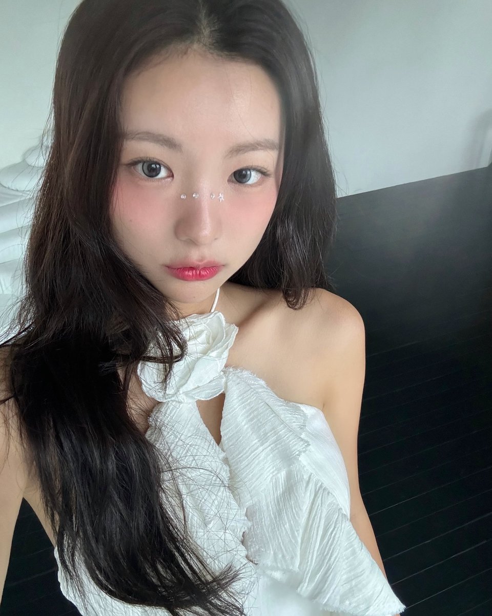 prodigio1's tweet photo. Hi friend! 🌈 Today is a great day because every small step matters, and you’re doing amazing. 🌸
rijYN https://t.co/DJ1tGPgl6c