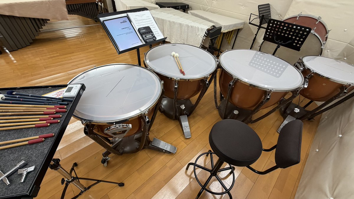 perc_akihiro's tweet photo. くらぼねさん@studiokulabone でドヴォルザークSym7の個人練習♫
先日届いたMatureさん @mature_perc のマレット、見た目は強そうですが、ppp～fffまで破綻することなくコントロールしやすいです✨️ https://t.co/4UQ7vAr5O4