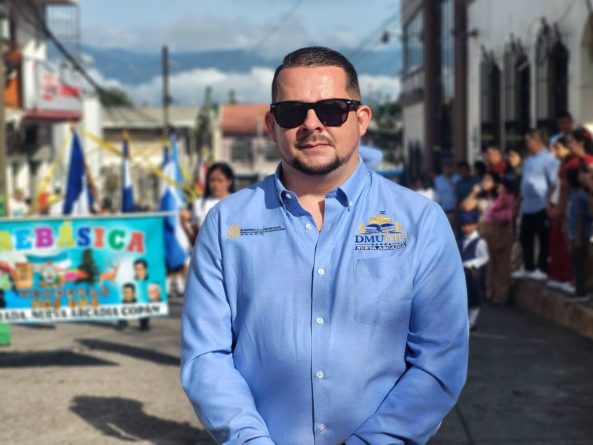 AlsaciasT's tweet photo. #desfile #fblifestyle #Compartir // Asi lucieron las máximas autoridades de educación del municipio de Nueva Arcadia Copan en el desfile de los centros de prebásica 2026 https://t.co/djbfe0kkyj