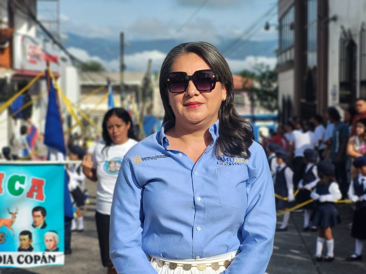 AlsaciasT's tweet photo. #desfile #fblifestyle #Compartir // Asi lucieron las máximas autoridades de educación del municipio de Nueva Arcadia Copan en el desfile de los centros de prebásica 2026 https://t.co/djbfe0kkyj