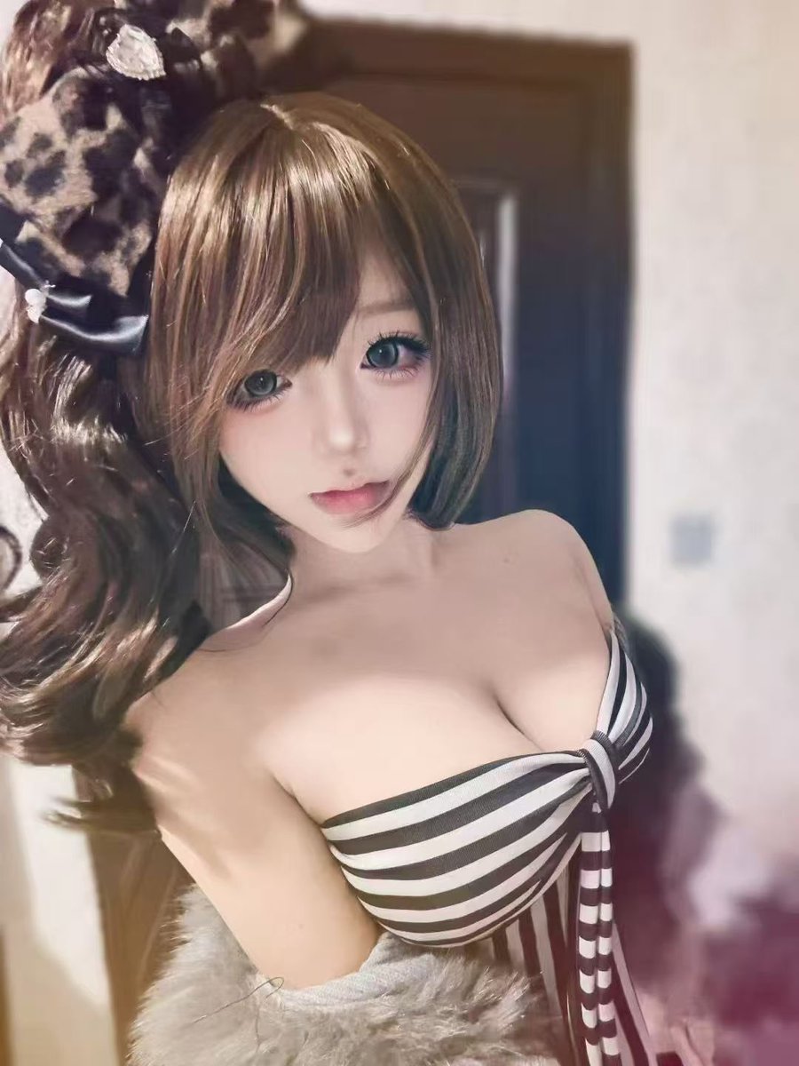 Shmuckadni's tweet photo. 这里是yuki 坐标广东 身高158体重93 重焦重抑 休学在家我需要钱爱我请投喂 接cos定制原味11陪玩 电子女友 入门我会一直陪着你（。°w•。） 蹲一个爱我的🚪
#广州 https://t.co/wwSNJDHoE2