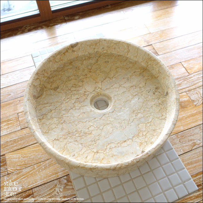 valueinterior's tweet photo. こちらの洗面ボウル
良い石目が出ています☘

▼詳しくはこちら
＊公式サイト
https://t.co/DqdZhGrsfm
＊creema
https://t.co/TzZIiBUbfj
＊ヤフーオークション
https://t.co/oCLefrkuls

#洗面ボウル #ウォッシュボウル #手洗い鉢 #手洗い器 #洗面 #洗面所 #洗面室 #手洗いボウル #洗面所インテリア https://t.co/wwRk6dXnxS