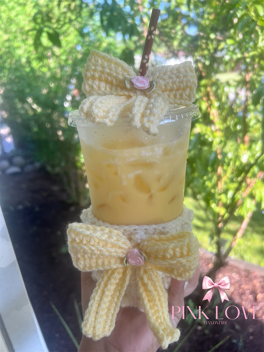 vagnerbs78's tweet photo. Summer is here. Yellow straw toppers and cup cozies now available. Próximamente en mi tienda de Etsy. https://t.co/3XXeKNxo1P