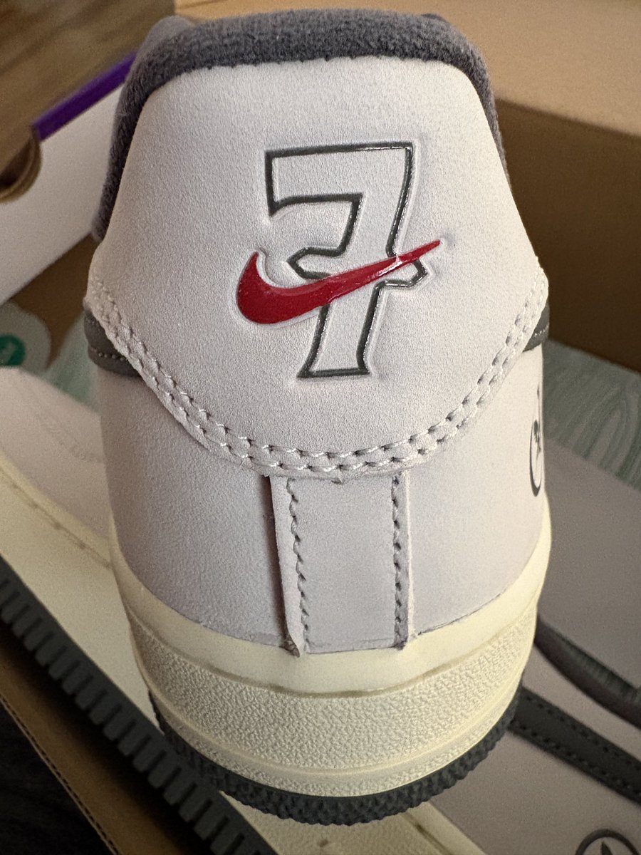 OswaldBeats's tweet photo. 到着しましたAF1👟
過去作DUNKは外れたけど
手元に来ました
サイズ感はAF1と同じですね
#NIKE https://t.co/6S2VPCoiNo