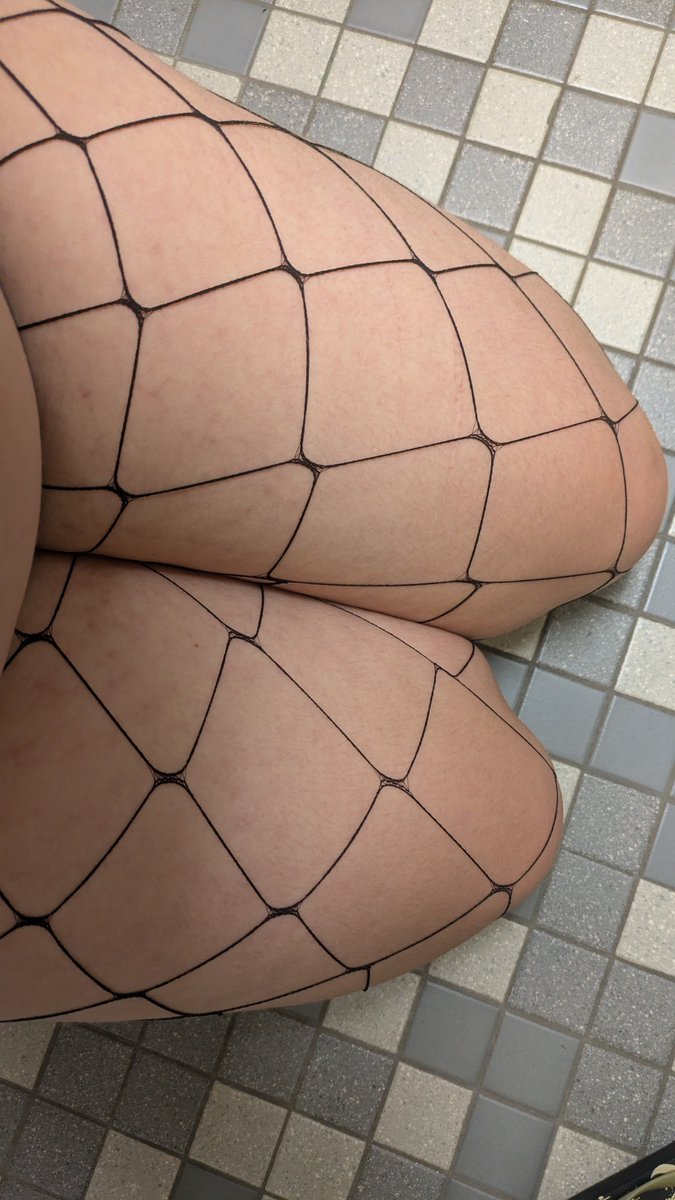 Footprintinclay's tweet photo. Looking at the stars? ✨

#nsfwtwtًً  #nsfw #transftm #femboy #transfemboy #ftm #goodboy #daddy https://t.co/7m9gtgXfjn