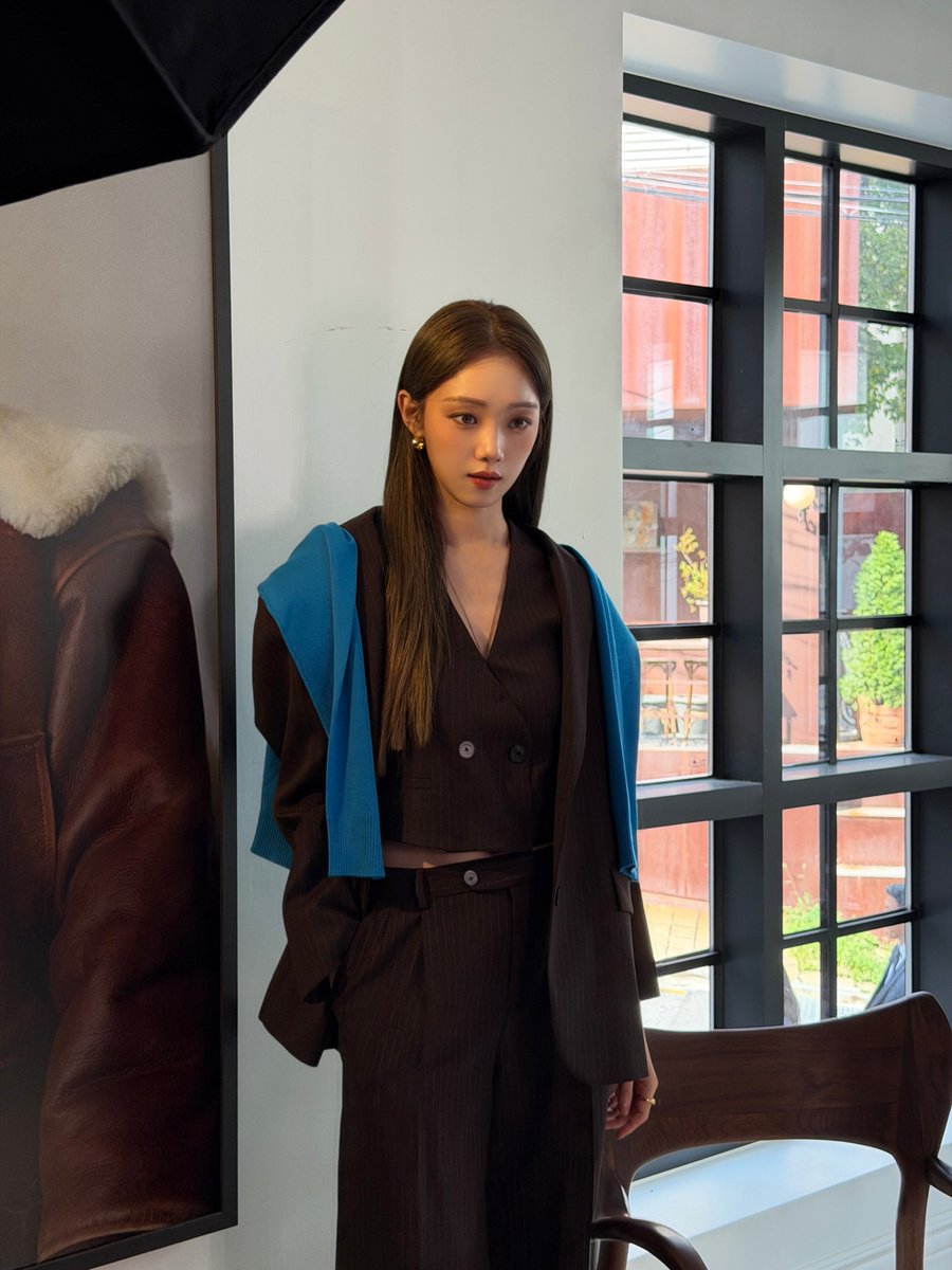 sngkyung's tweet photo. Behind the scenes and soaking in all the incredible fashion energy at Sandro Fashion Week 2026. https://t.co/iqy7peSXaX