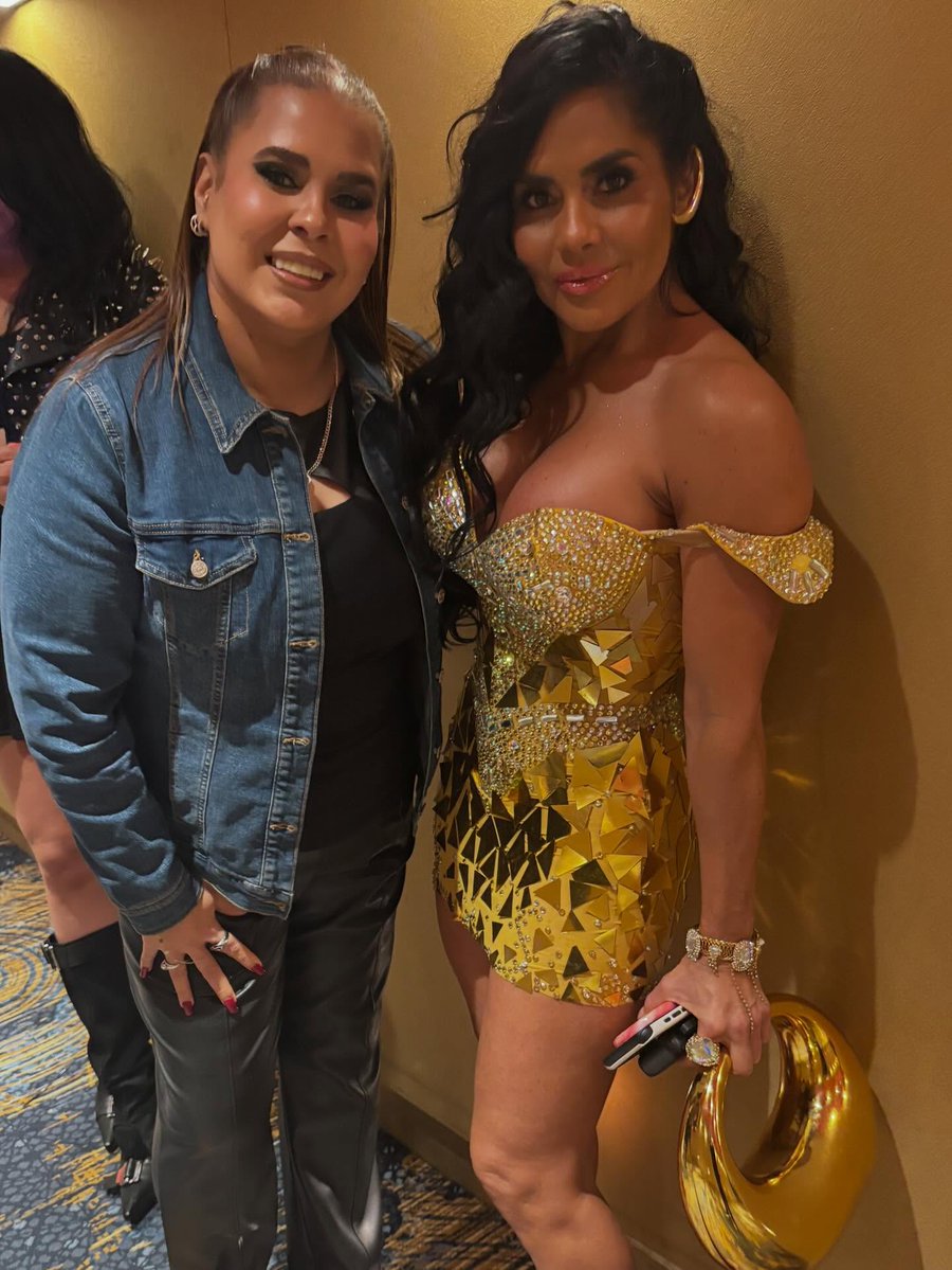 DonyaViguepu's tweet photo. Great Night … @supergbeauty @maripilyoficial @hardrockholly @olgatanonofficial https://t.co/UNyc2Ts6un