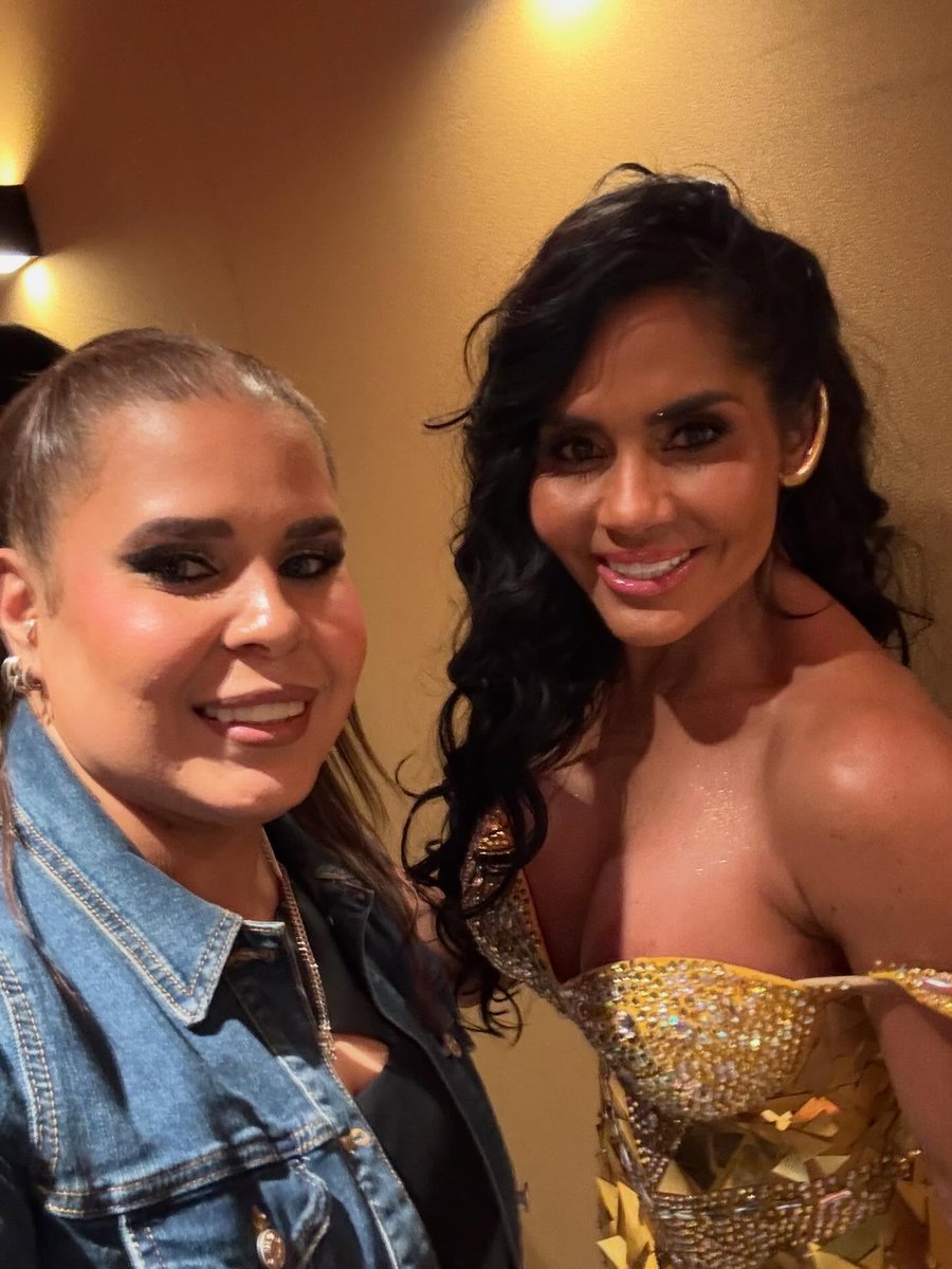 DonyaViguepu's tweet photo. Great Night … @supergbeauty @maripilyoficial @hardrockholly @olgatanonofficial https://t.co/UNyc2Ts6un