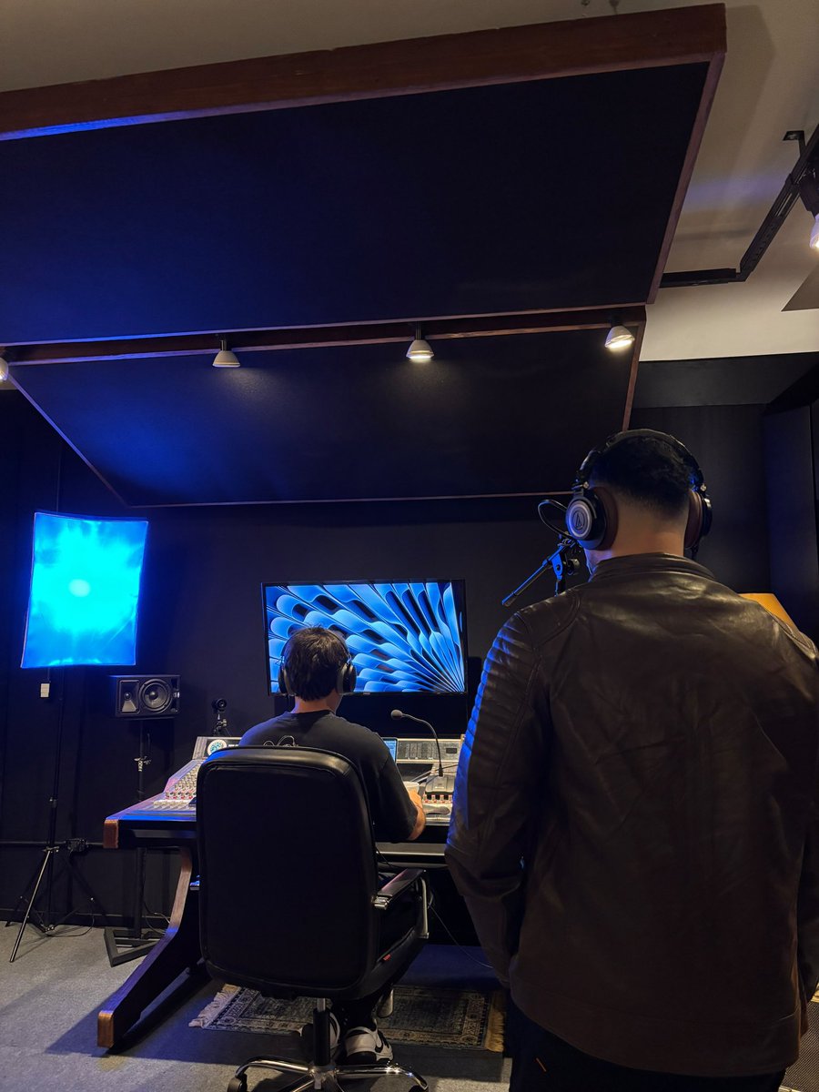 jayikaro's tweet photo. #jayikaro #studio https://t.co/kl3AE8fCX8