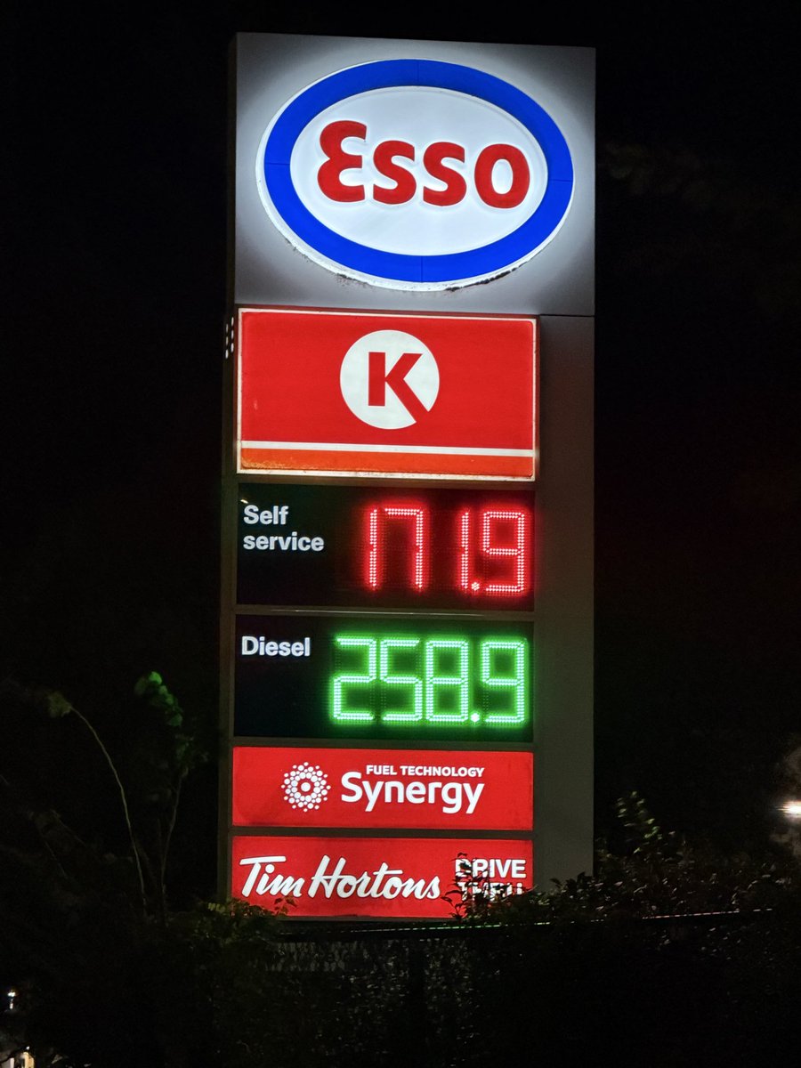 BarbaraBalCPC's tweet photo. Feeling for every small business filling up for the week ahead with diesel at 258.9 - these costs hit hard when margins are already thin. https://t.co/N5ik3qfjE1