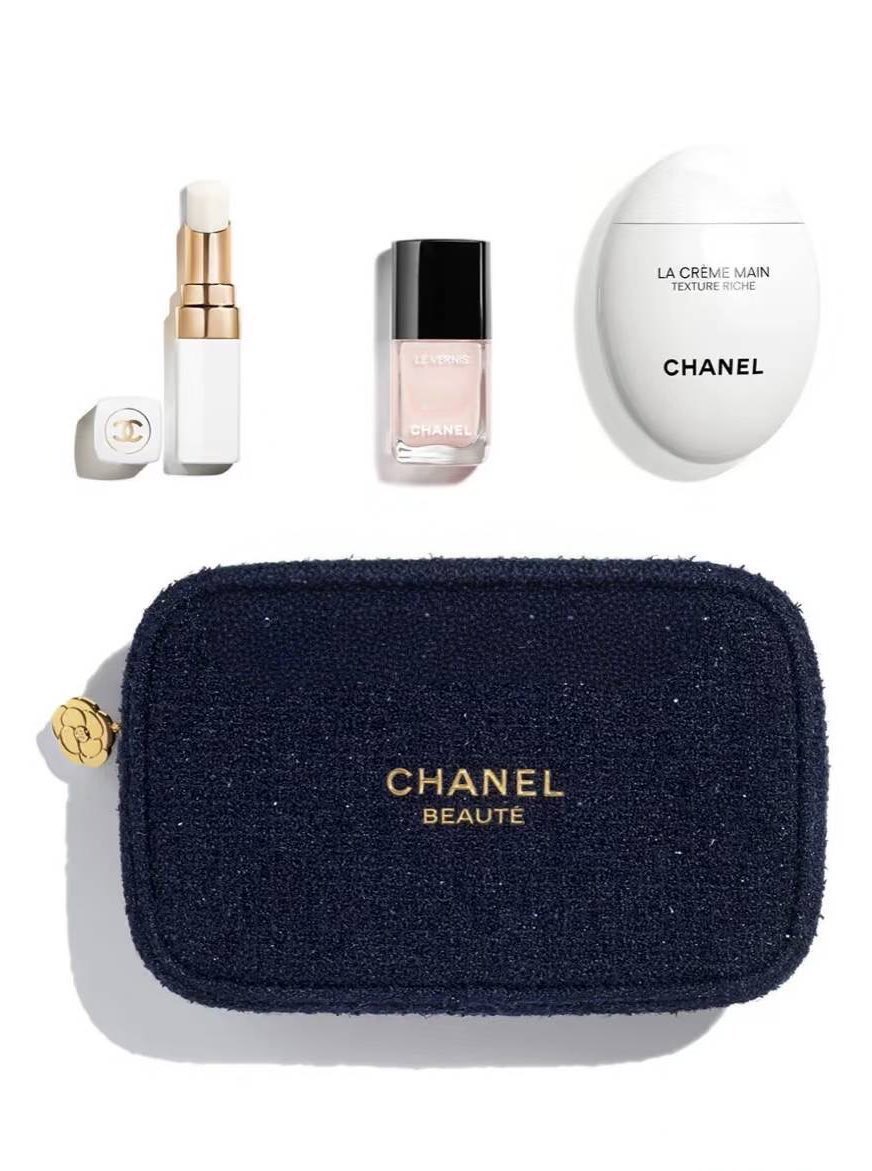 moddustore's tweet photo. Chanel〰️กระเป๋า Premium Gift 💙✨
กระเป๋าเครื่องสำอางค์  
สี Navy เข้ม ผ้าวิบวับ สวยหรูหรา

✖️ลดเหลือ 350-✖️ ‼️มีจำกัด‼️

  🙏🏻จ่ายตอนของมา งดเท ⚡️รอ 15 วัน
📝กรอกฟอร์มจองได้เลบน้า👇🏻 https://t.co/srwSHKngeS