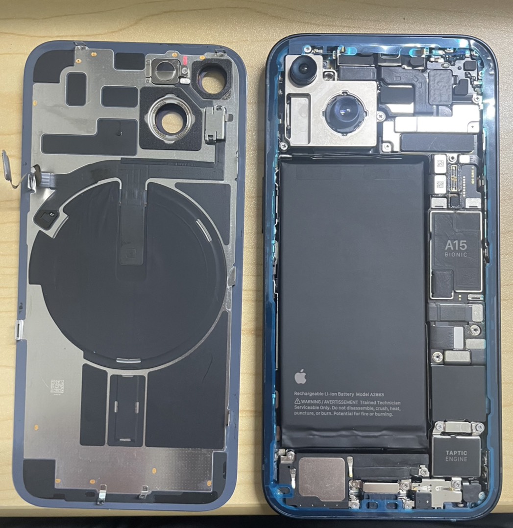 daione_baba's tweet photo. 本日9月14日（月）も11時～20時まで営業中📱✨
今回はiPhone 14のアウトカメラ交換！
大雨で濡れた後、写真がぼやける症状が発生。
カメラ内部の腐食が原因でした。
交換後はキレイに撮影できるよう復旧📸

#iPhone修理 #水没修理 #iPhone14 #高田馬場 https://t.co/zzFxDRfvZx