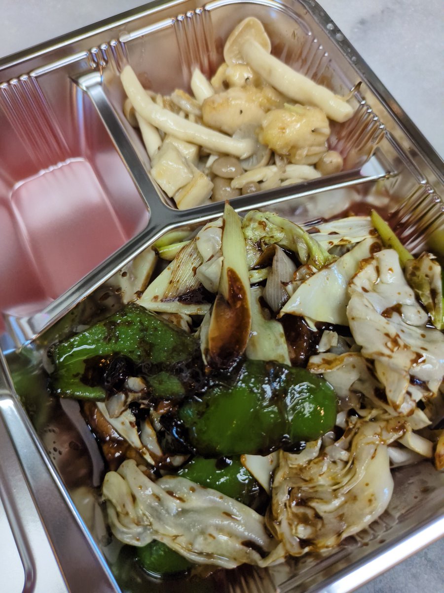 chinesefood_han's tweet photo. 9/14月曜
久しぶりの☀️晴れ！😆
すっきりしない
イライラやモヤモヤは
取っぱらって

すっきり気持ち良く
今週もいってみましょ〜🫶

お弁当
豚肉とキャベツのみそ炒め&amp;鶏肉とキノコのガーリック炒め

ランチ
豚肉とキャベツのみそ炒め https://t.co/xkqzObXvE4