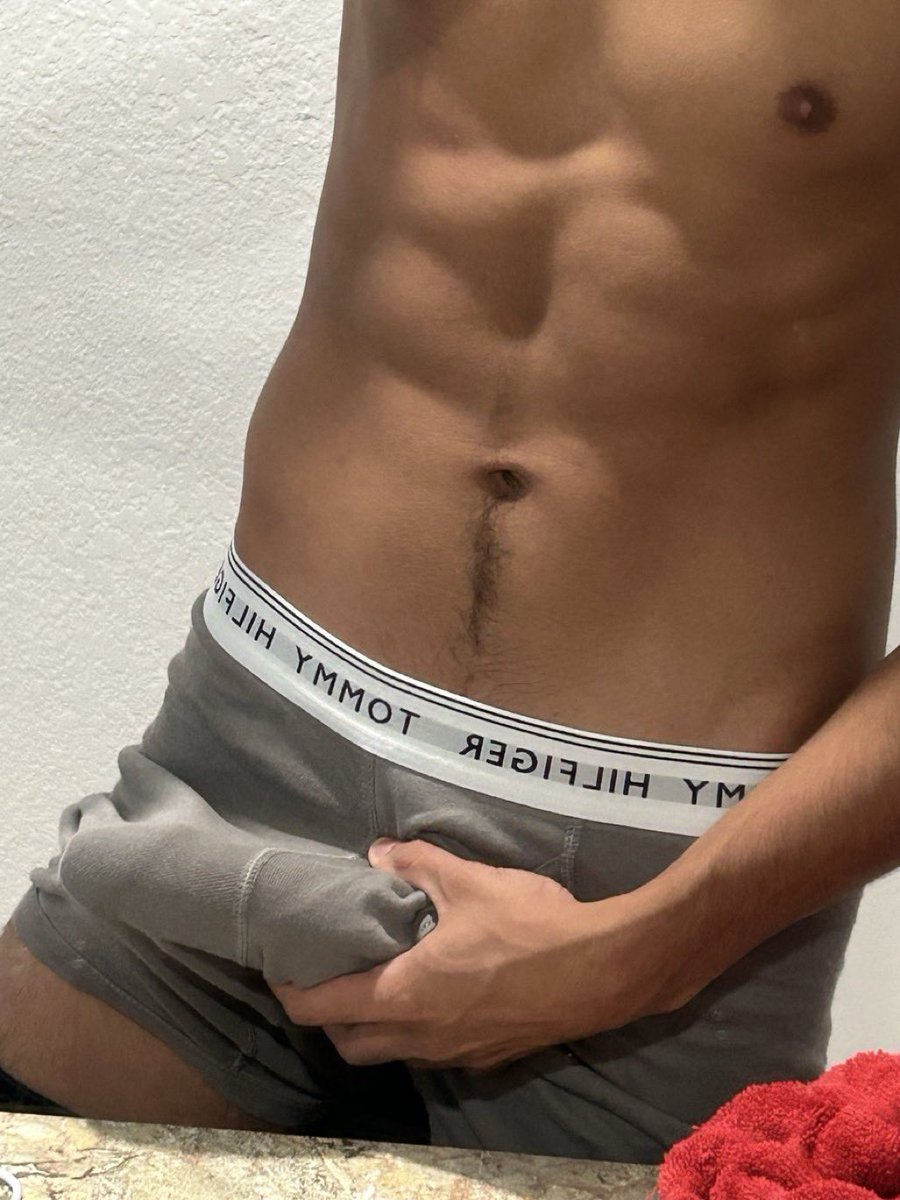 ExposedGay4Pay's tweet photo. Gay 4 pay DL Brazilian Basketball player 🏀 https://t.co/y34BoRSeKx