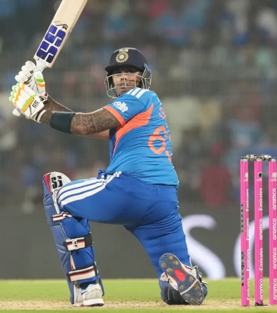 JaikyYadav16's tweet photo. आज मेरे सबसे चहेते खिलाड़ियों में शुमार पूर्व भारतीय कप्तान 360° खेलकर दुनिया को मंत्रमुग्ध करने वाले सूर्य कुमार यादव जी का जन्मदिन है।

सूर्या भाऊ जिन्होंने अपने 5 सालों के करियर में रिकॉर्ड 5 वर्ल्ड कप खेले हैं, जिनमें 

दो T-20 वर्ल्ड कप में सूर्या भाऊ ने भारत को ट्रॉफी दिलाई थी और 2024 के वर्ल्ड कप में पकड़ा गया उनका अद्भुत कैच आज भी लोगों को याद है।

भारत के सबसे सफल T-20 कप्तानों में आज भी Surya Kumar Yadav का नाम सबसे ऊपर है।

जन्मदिन की ढेर सारी शुभकामनाएं सूर्या भाऊ 🔥