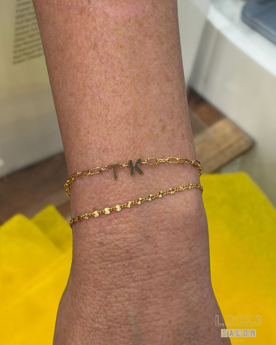 WillowNarcblm's tweet photo. 🤍 A permanent bracelet that's uniquely yours—complete with the perfect initial charm. https://t.co/Zef97ilvTm