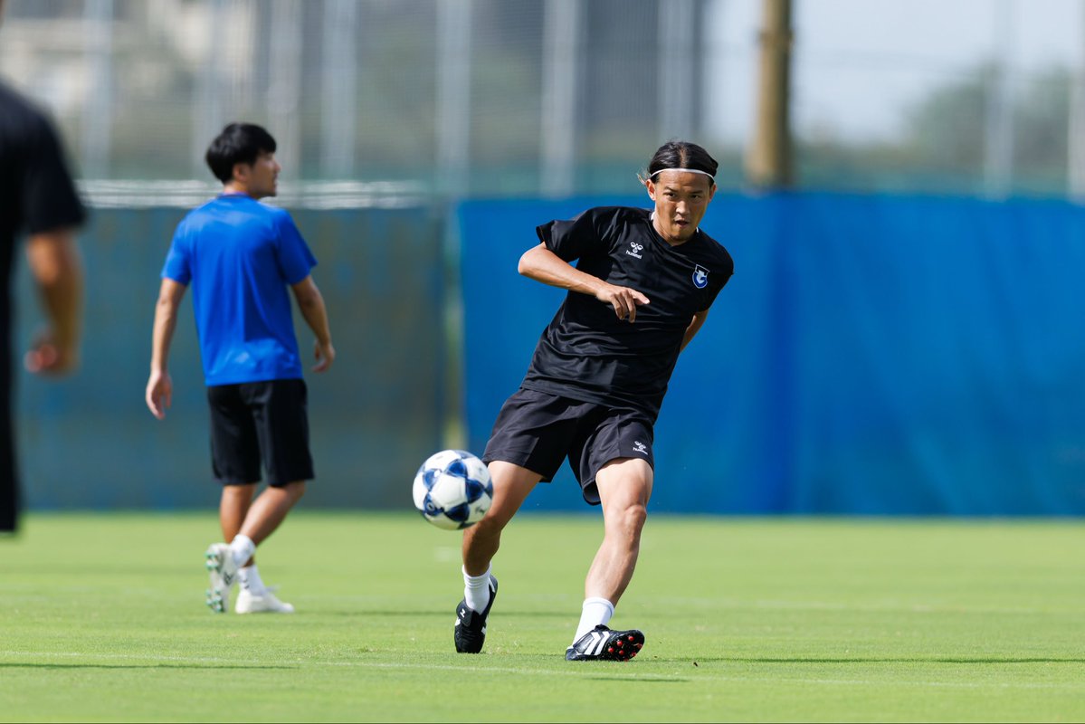 GAMBA_OFFICIAL's tweet photo. 明日のACL Elite 初戦のコンアン・ハノイ戦に向けてトレーニング！
平日開催となりますが、多くのファン・サポーターの皆さまのご来場お待ちしております。

🏆AFCチャンピオンズリーグElite MD1
🆚#コンアン・ハノイ
🗓️9/15（火）
⏰19:00
🏟️#市立吹田サッカースタジアム

チケット情報🔽
https://t.co/fHrrH44hzO

#ガンバ大阪 #GAMBAOSAKA