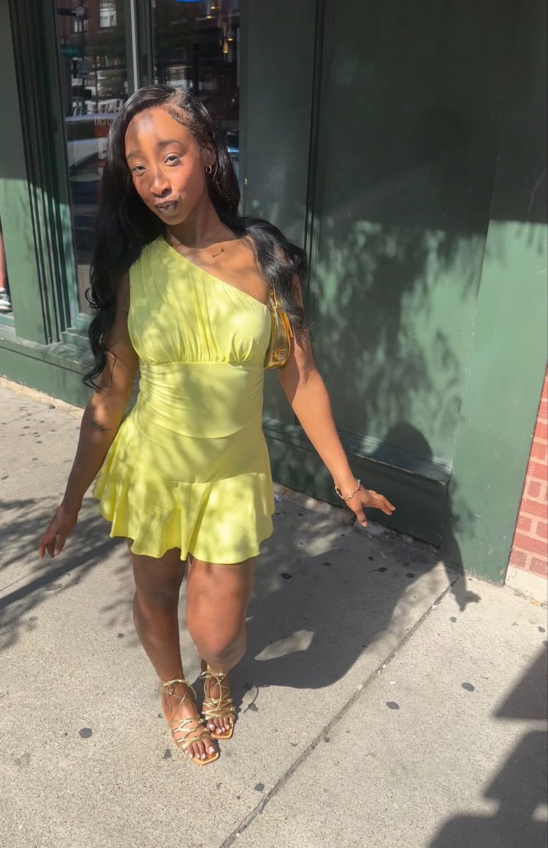 _ohheeeynay's tweet photo. 💛⭐️🌻🌙🌼🐝🐣🍋🍯 https://t.co/EpBbzmM5Gb