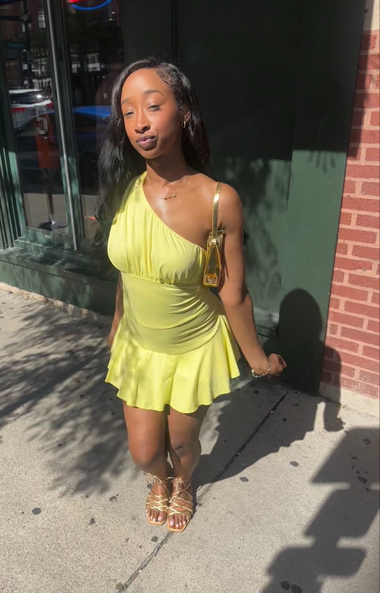 _ohheeeynay's tweet photo. 💛⭐️🌻🌙🌼🐝🐣🍋🍯 https://t.co/EpBbzmM5Gb