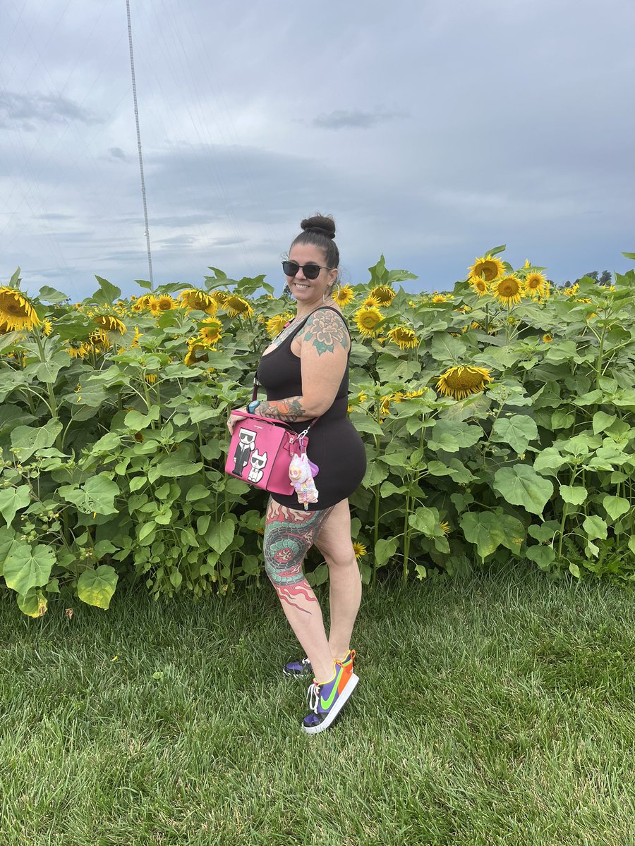 MC_Mami313's tweet photo. 🌻 ℱ𝒾ℯ𝓁𝒹𝓈 🌻

#Michigan #Tattooed https://t.co/IMByQziWrB