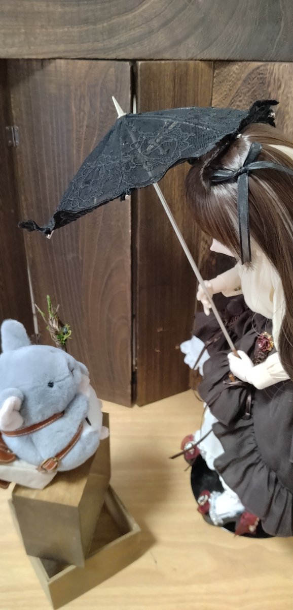 LifeSaru23000's tweet photo. 1枚目
「見て〜、魔法の杖〜！(ﾌﾝｽﾌﾝｽ)」

2枚目
「ﾌﾝｽﾌﾝｽ！！(興奮)」

3枚目
「私はアイドール大阪でショルダーバッグ買ってもらったの〜、紐は後で長いものに交換してもらう予定の〜」

4枚目
「ぁああぁあ、ああ、ｷﾝｸﾞァア」 https://t.co/relkRhDCEk