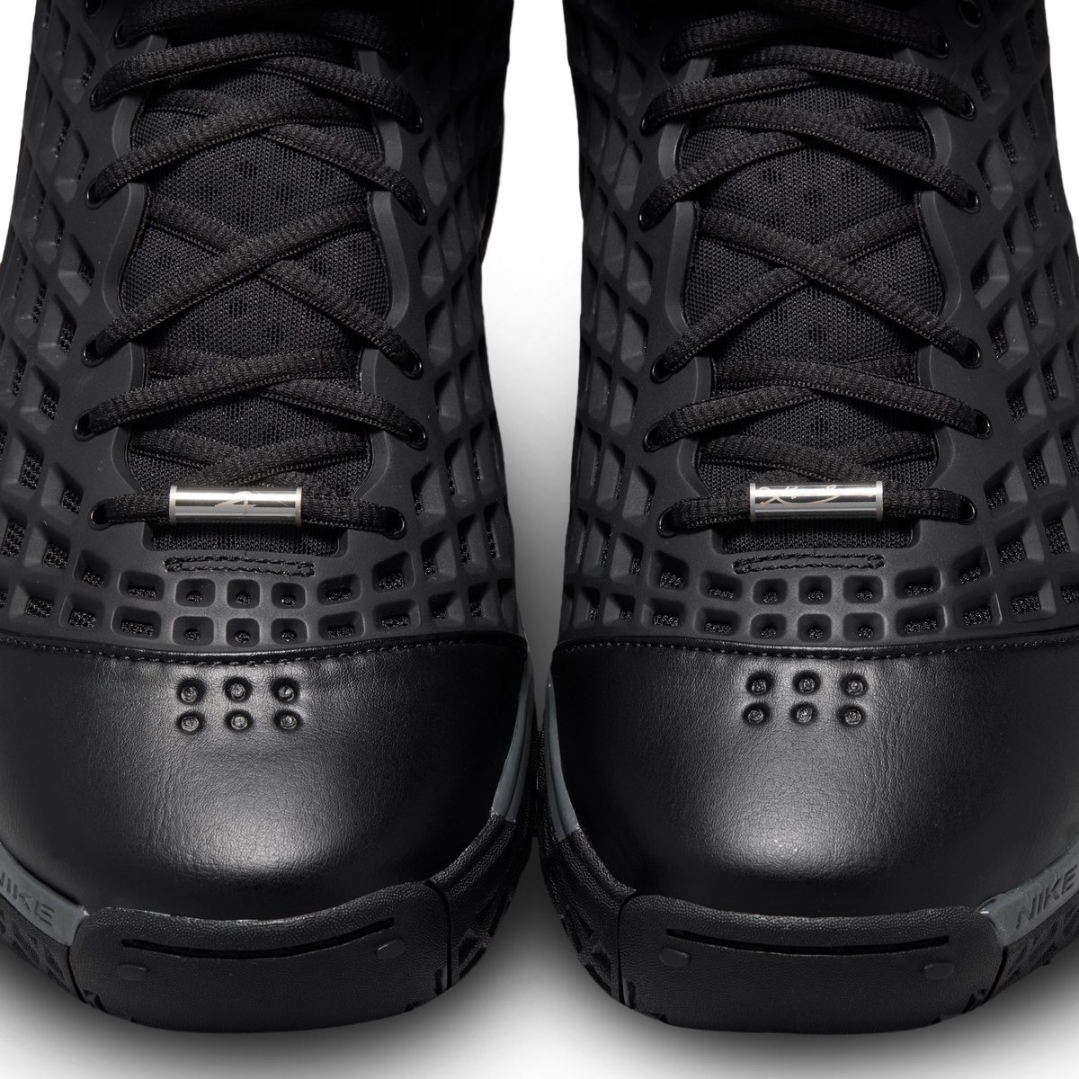 houseofheat's tweet photo. Official Images: Nike Kobe 3 Protro ‘Orca’ (2026) https://t.co/q9NzNYPeft