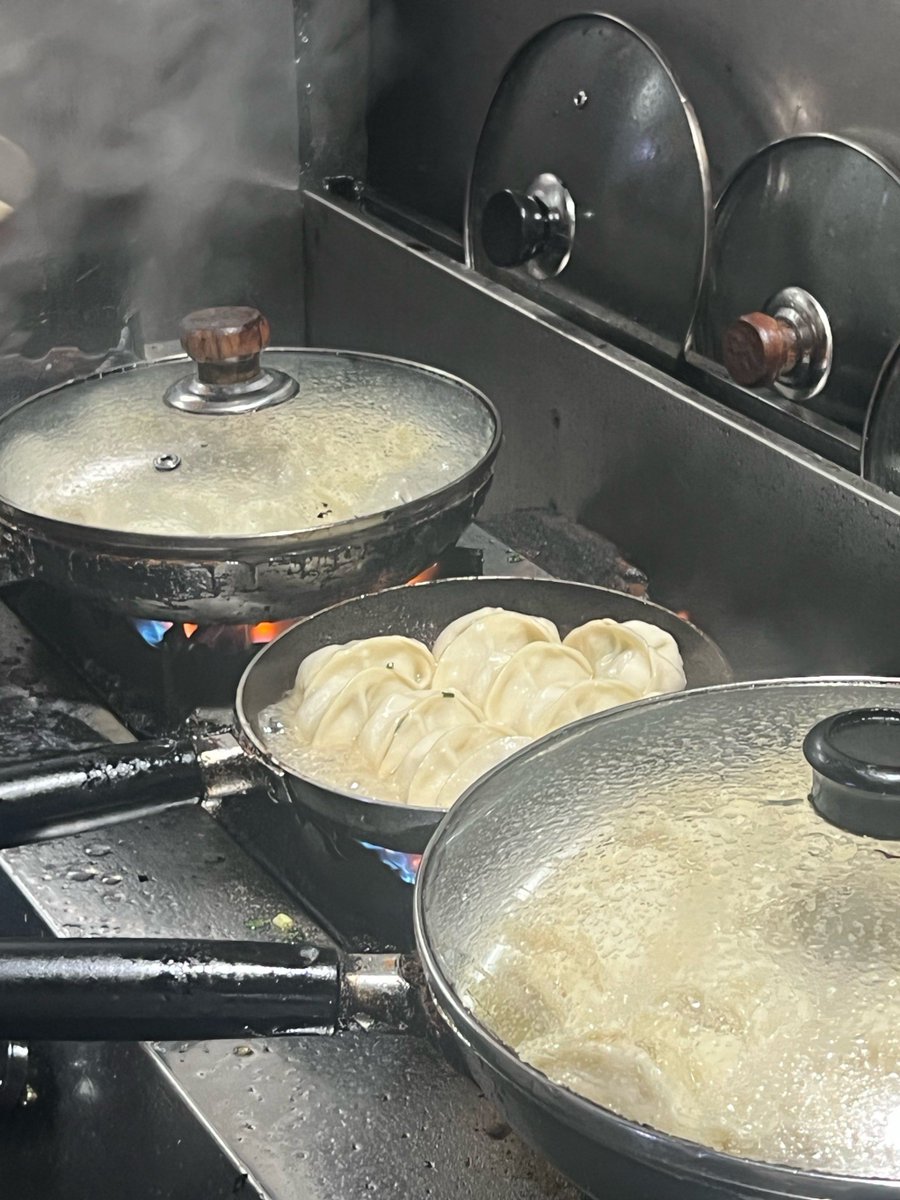 LaureneTouma's tweet photo. Late night bites hit different—steamy ramen, soft gyoza, and quiet laughs only the kitchen counter hears. No rush, just warm flavors for the worn-out heart. https://t.co/jTpZV3CB3N