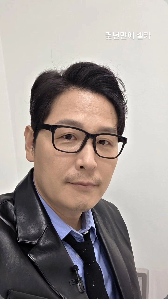 str4wme10n's tweet photo. 픙랑해야겠지 셀카도 올려줘써 🫂💕 https://t.co/wsitP4TvSB
