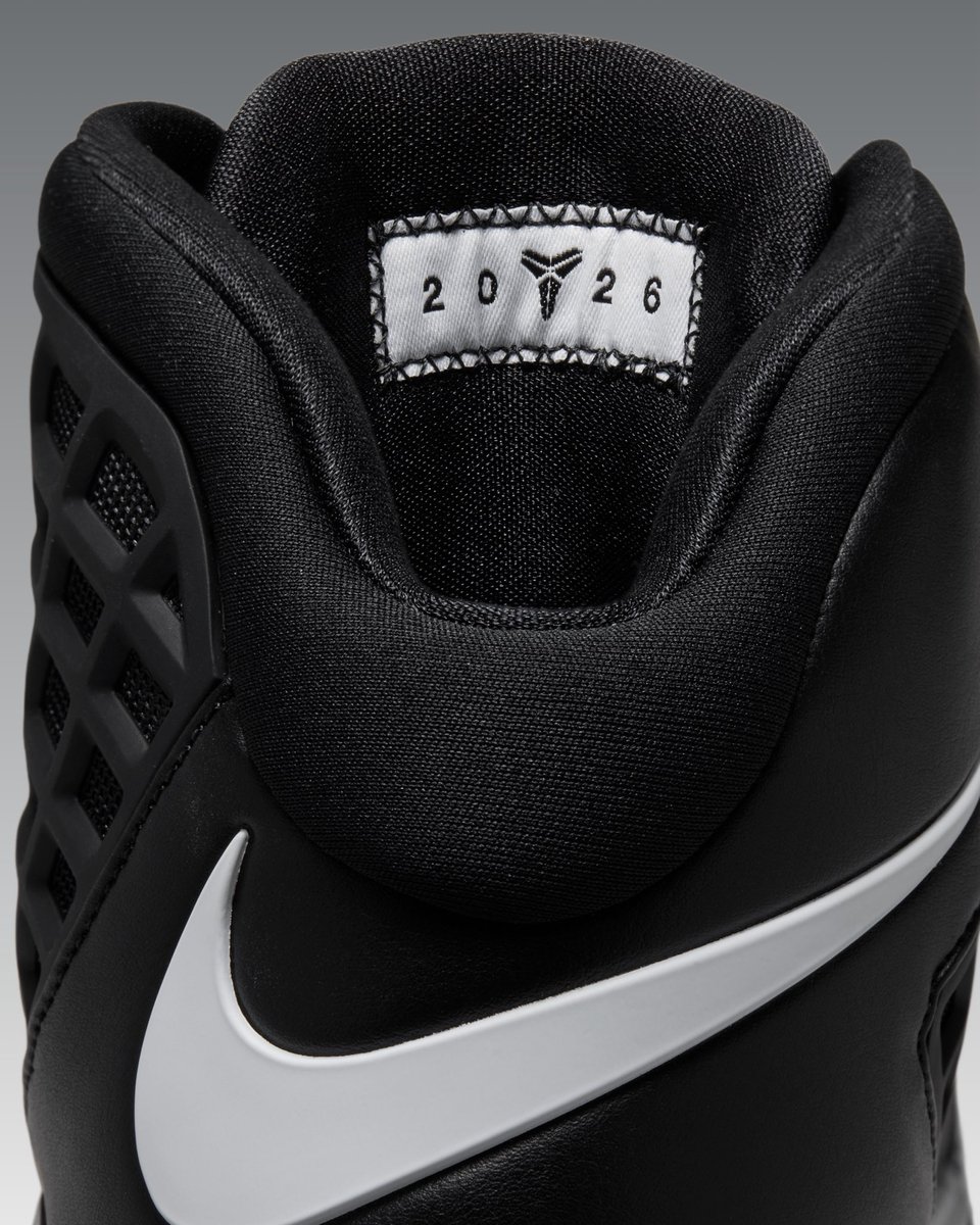 SoleRetriever's tweet photo. OFFICIAL LOOK: Nike Kobe 3 Protro “Orca”
🫍🐍

🗓️ September 26th
📝 IQ5340-001
💵 $210 https://t.co/om9I84kUPB