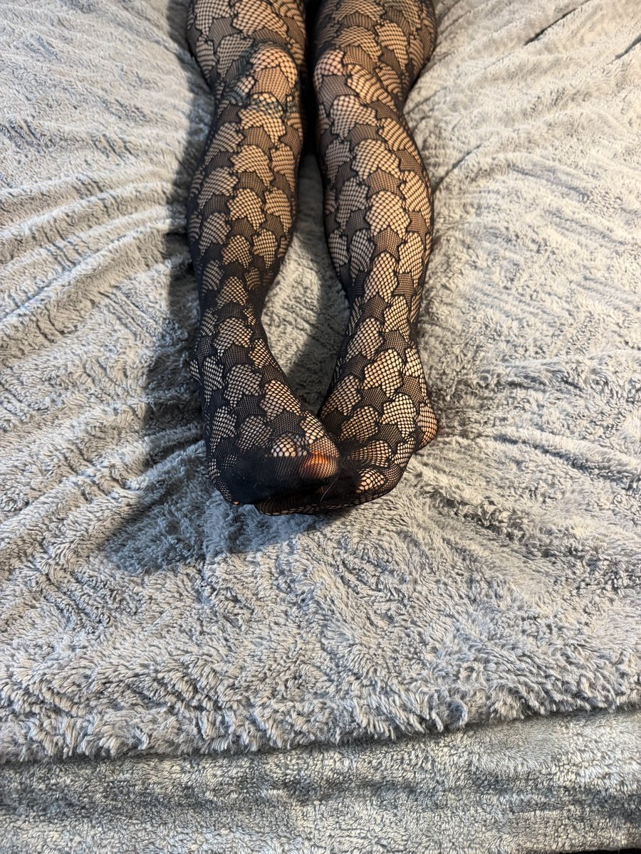 Afeetfun24's tweet photo. Anyone looking for a new girl? #feetfetısh #feetworshi̇p #paypig #sugarbaby https://t.co/REQV8j1HQU